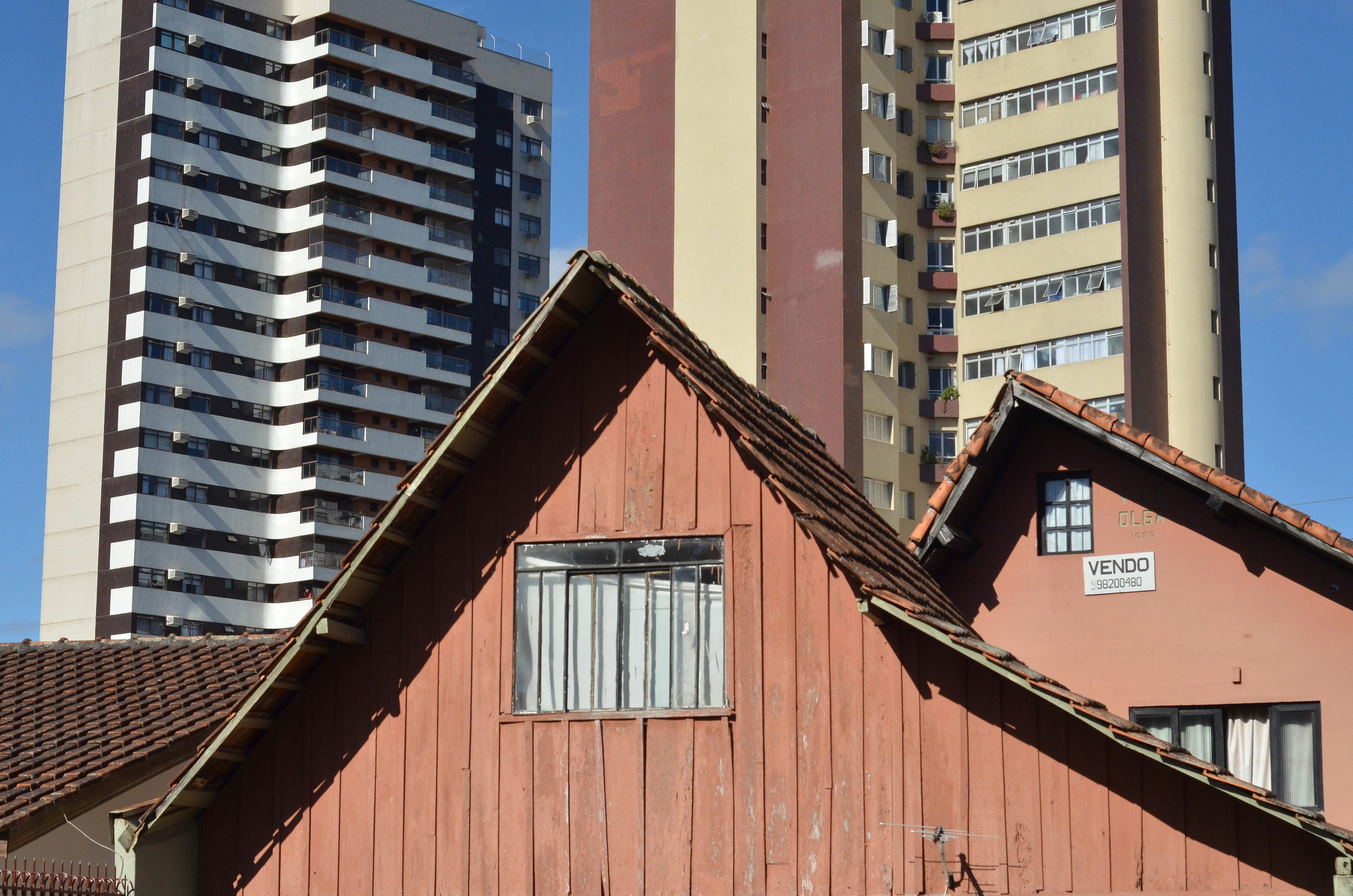 The Great Debate: Pros and Cons of Buying vs Renting a Home in America